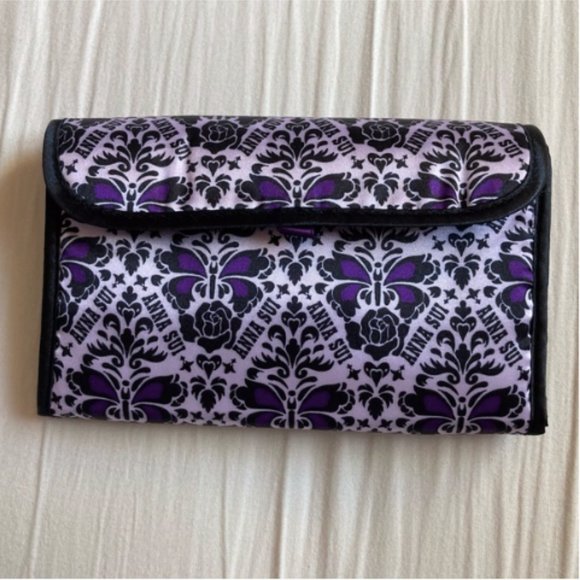 NWOT Anna Sui Makeup Cosmetic Holder Ribbon Tie, Makes a Beautiful Gift - Picture 1 of 4